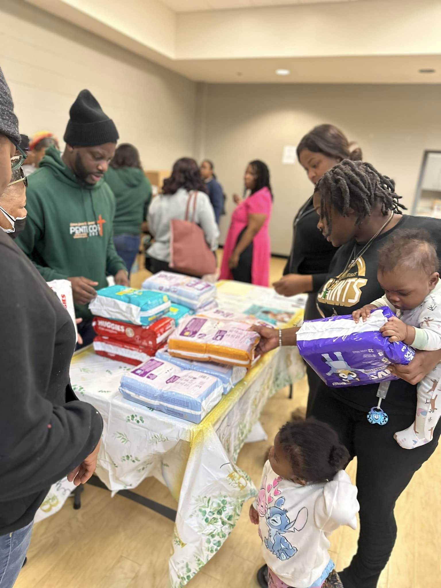 Sunday, January 19. Cedar Grove hosted a community baby shower. Guest speakers included specialized professionals from fields such as pediatric health and childhood education.